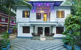 Marari White Home